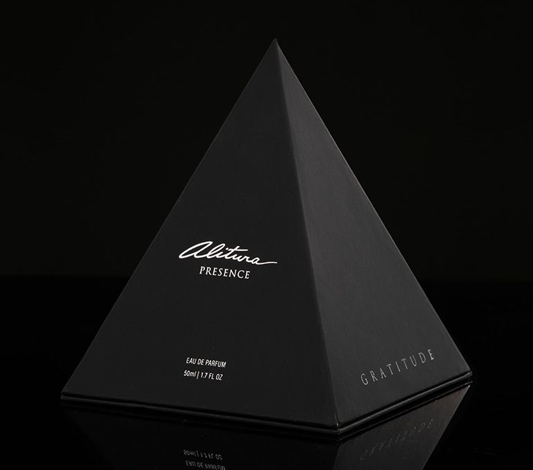 Luxury pyramid box