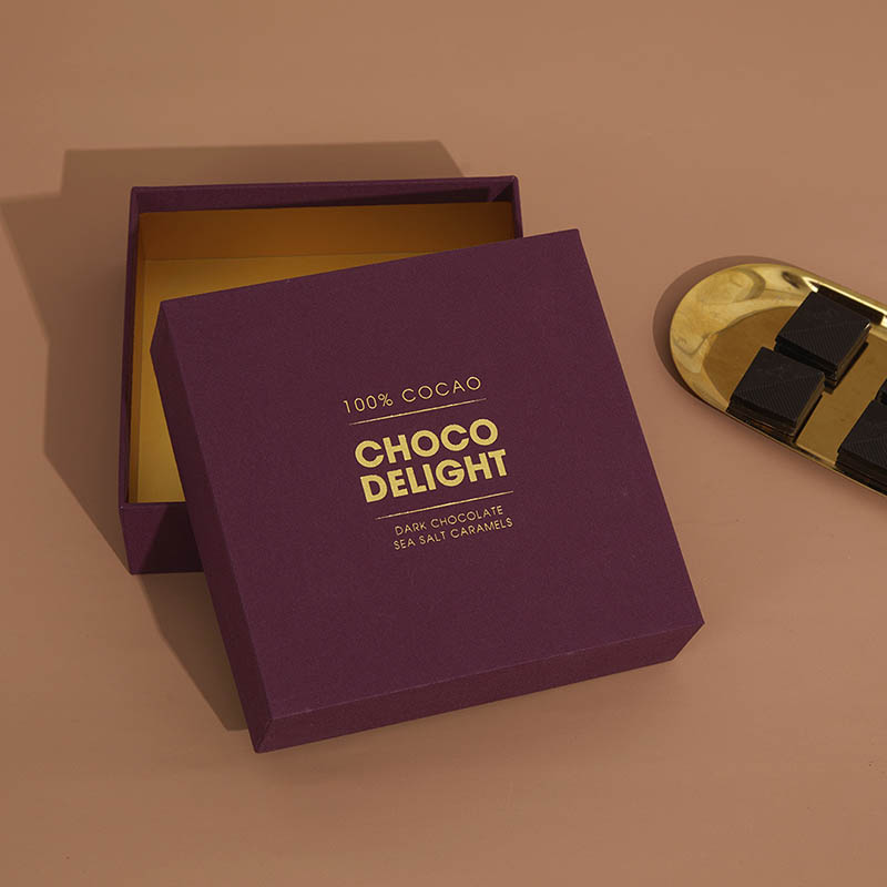 Classic Custom Gold Stamping Inner Paper Luxury Food Gift Top And Bottom Box Packaging With Cloth Appearance