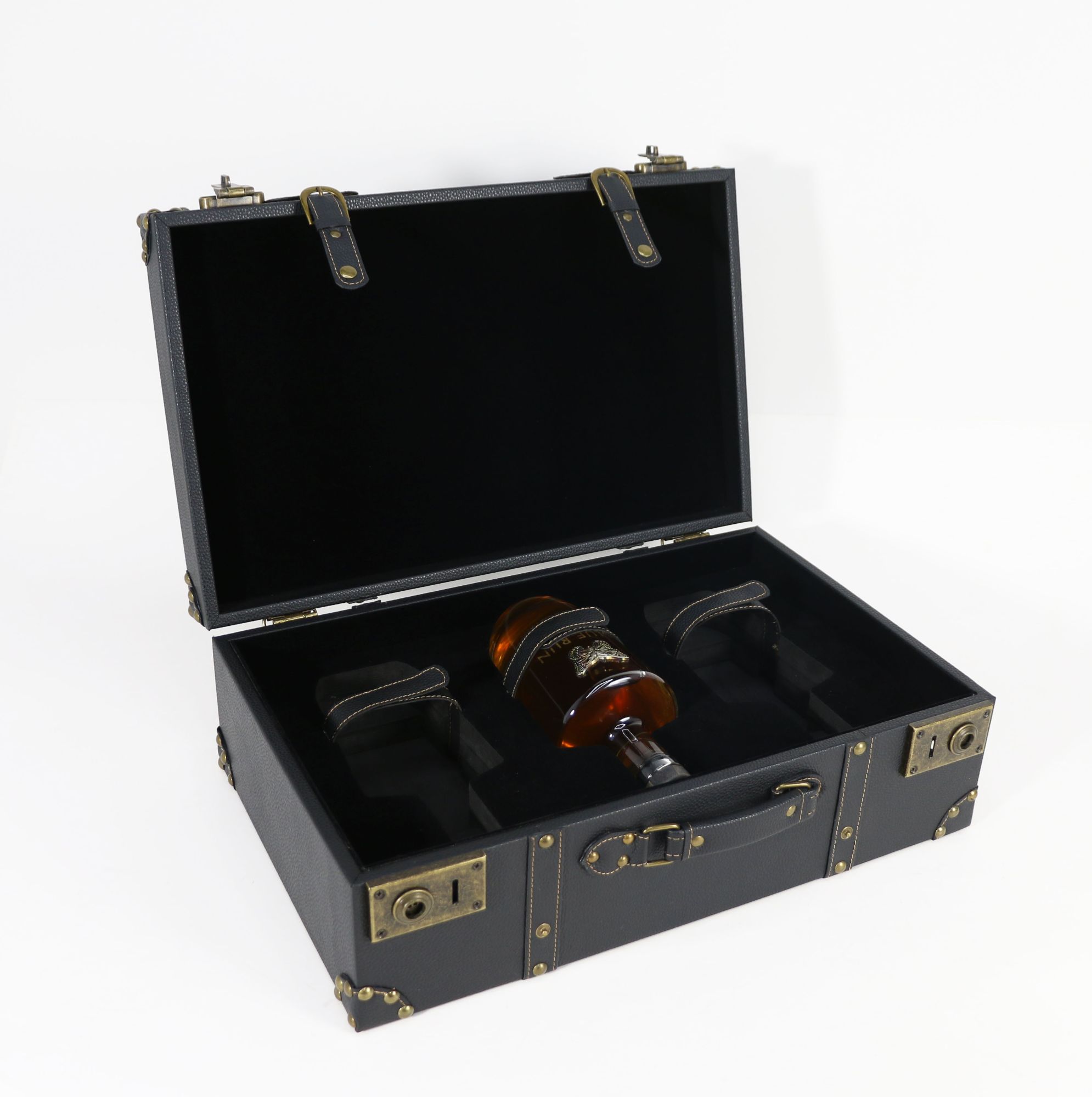 Leather Whiskey Packaging Suitcase Three Bottles Wine Luggage Travel Case Transporter With Metal Corner & Handle
