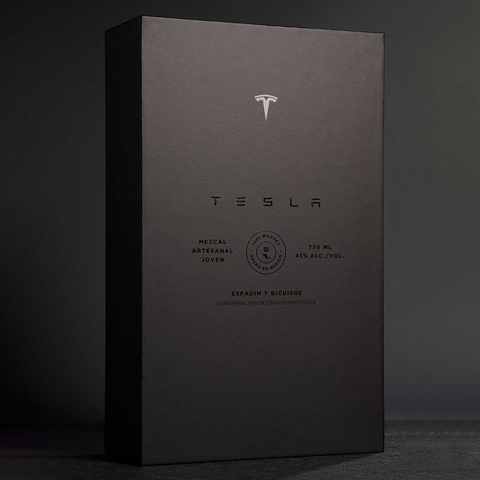 MOQ 500 Lightning Shape Tesla Branding Decanter Bottle Stand Limited Edition 750ml Wine Packaging Concepts to Prototype