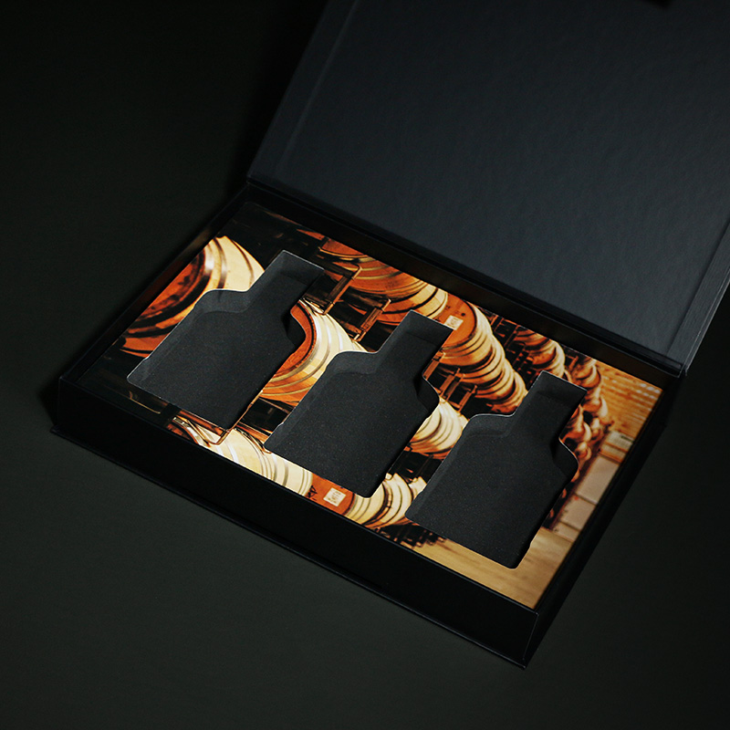 Custom luxury matt black rigid cardboard liquor set packaging boxes champagne whisky wine 3-bottles premium paper gift box